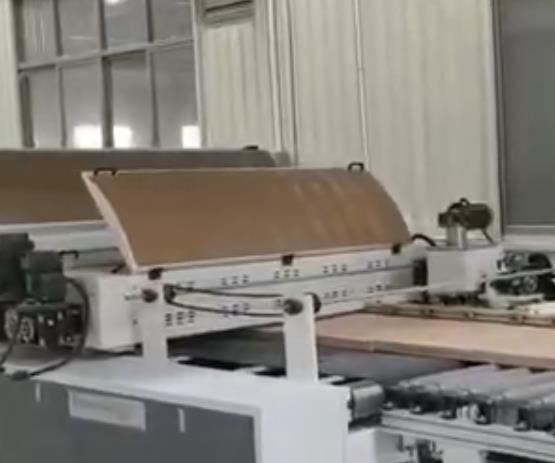 泰上機械木門帶側邊UV涂裝生產線