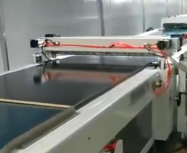 泰上機械三胺淋涂高光大板